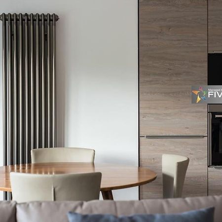Cool Urban Apartment With Stunning Castle Views EDI Kültér fotó