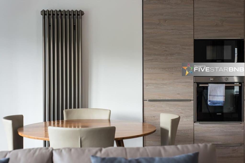 Cool Urban Apartment With Stunning Castle Views EDI Kültér fotó