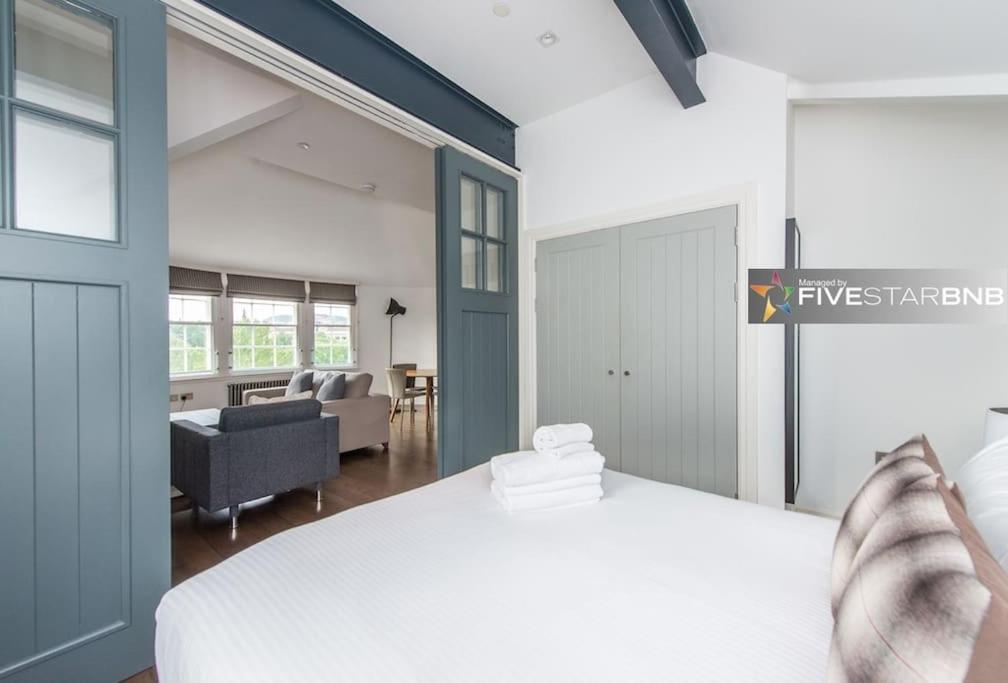 Cool Urban Apartment With Stunning Castle Views EDI Kültér fotó