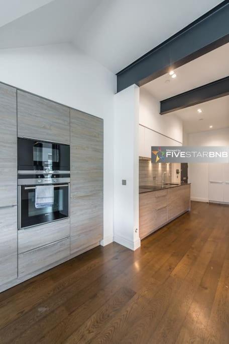 Cool Urban Apartment With Stunning Castle Views EDI Kültér fotó